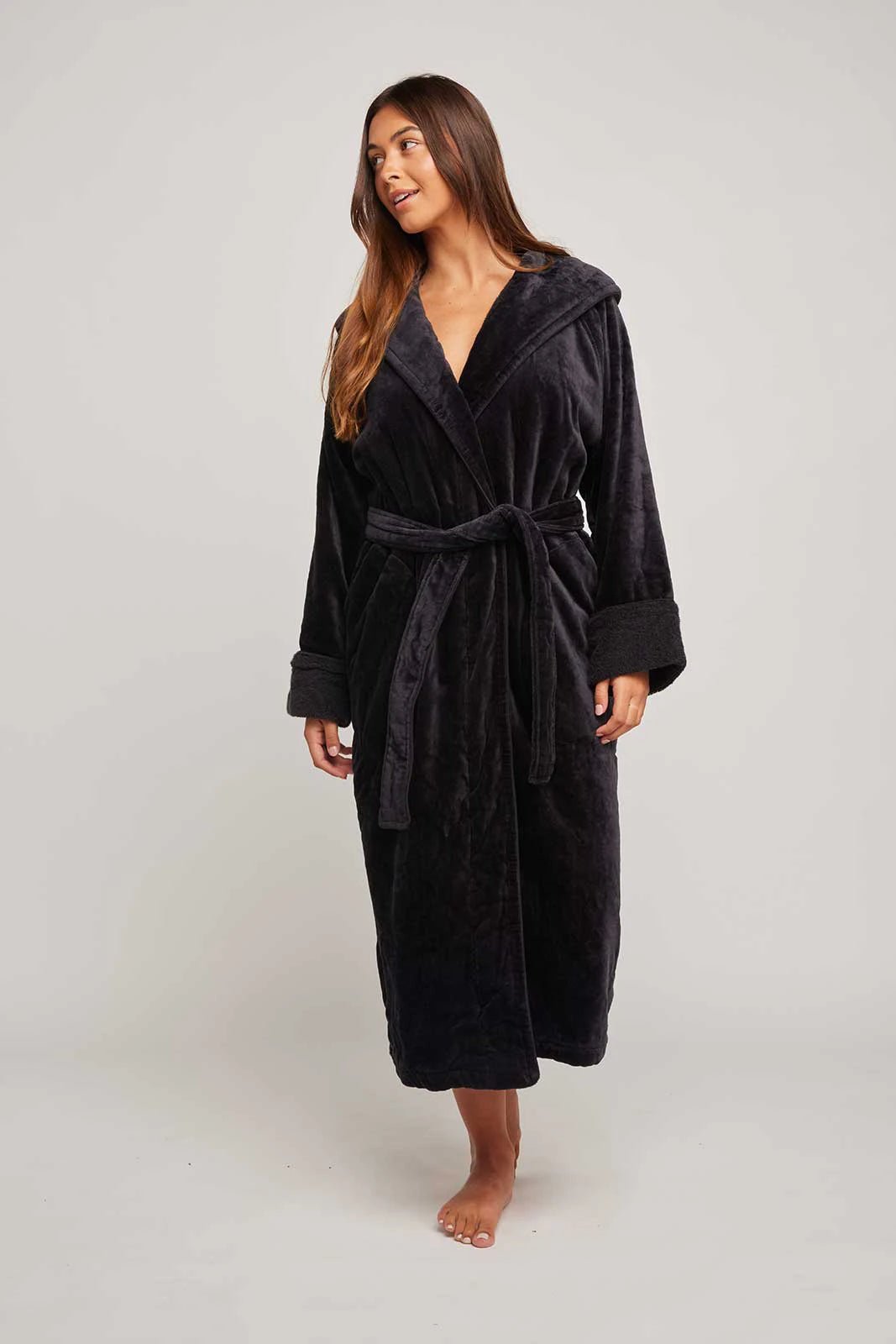 PAVILIA Women Plush Fleece Robe, Black Soft Textured Bathrobe, Lady Cozy  Spa Long Robe, Fuzzy Satin Waffle Trim, S/M - Walmart.com